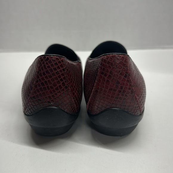 Dansko Olivia Loafers Slip On Comfort Shoes Leather Snakeskin Red Size 37 US 7 - Picture 5 of 12